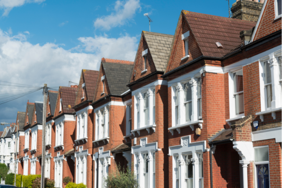 average uk house price falls